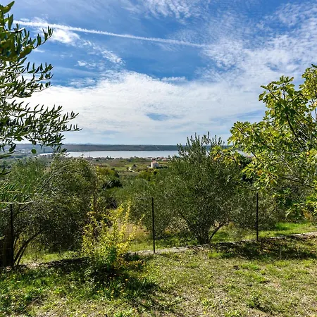 Anlage Fuer 30 Personen Daire Ražanac